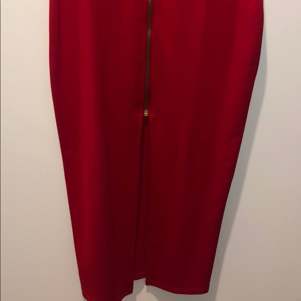 Red dress - Picture 2 of 4